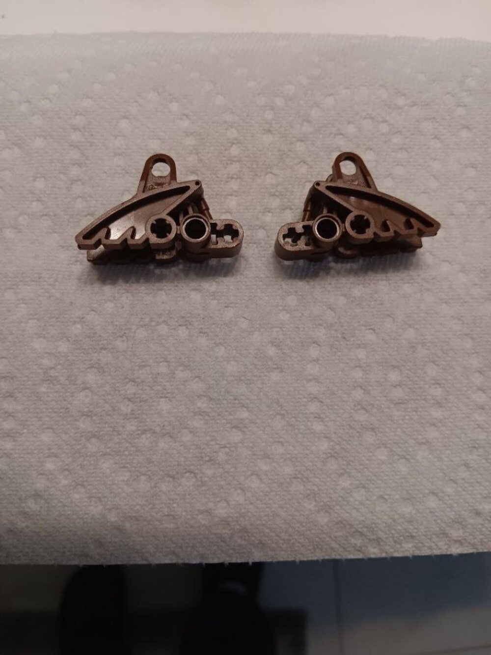 2 Pcs Lego Bionicle Replacement parts #41668 Brown Foot w Ball Joint Socket